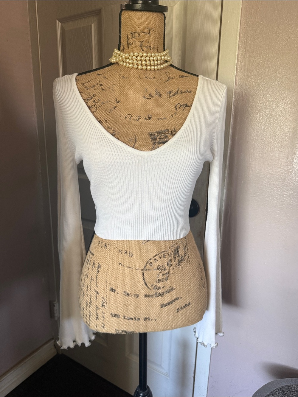 Fashion Nova White Ribbed V-Neck Long Sleeve Cropped Top